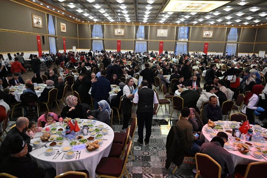 Vali Abdullah Erin Şehit Yakınları ve Gazilerle İftar Programında Buluştu